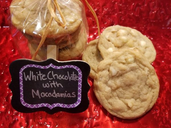 Product Image and Link for White Chocolate with Macadamias