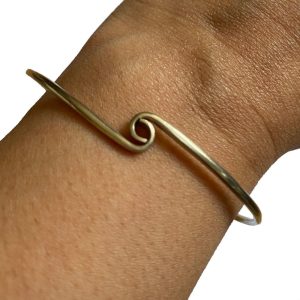 Product Image and Link for Verona Alpaca Silver Swirl Bracelet