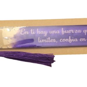 Product Image and Link for Marcador de libros hecho de resina flexible de 7.25in
