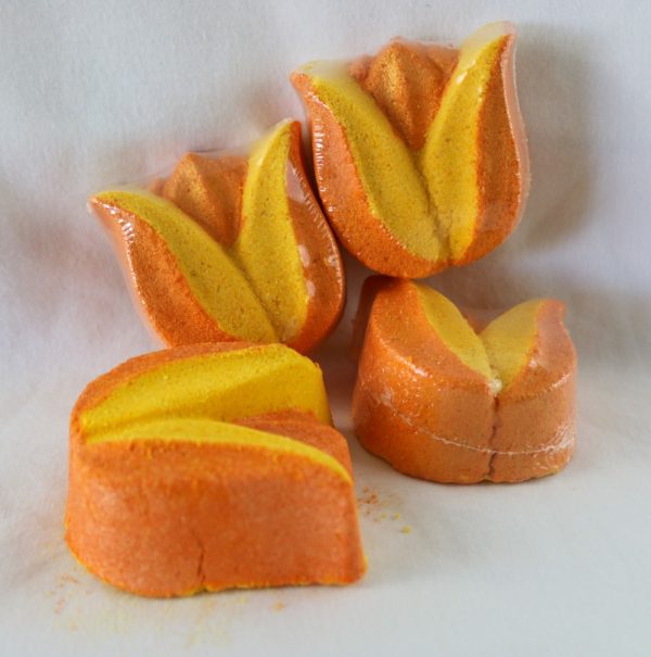 Product Image and Link for Cover me in Tulips Bath Bomb