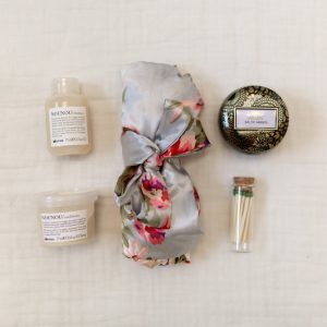 Product Image and Link for BRIDESMAID LUXE GIFT SET – GRAY FLORAL