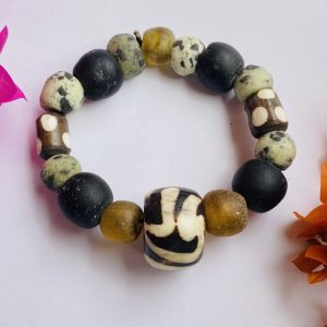 Product Image and Link for GHANA BEADED BRACELET | STYLE 8