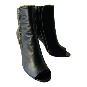 Product Image and Link for Vince Camuto Boots