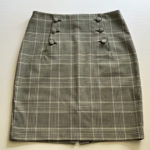 Product Image and Link for Women’s H&M Herringbone Plaid Skirt (Size 6) – Item 3101