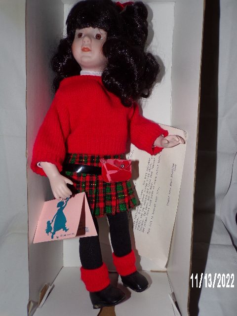 Vintage MARIAN YU DESIGNS PORCELAIN GIRL DOLL 16