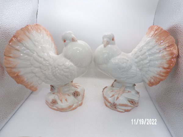 Product Image and Link for Vintage Italian Nora Fenton Porcelain Ceramic Fantail Doves 105/122M Italy