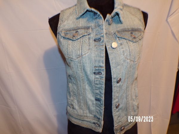 Product Image and Link for Anthropologie PILCRO and the Letterpress Distressed Denim Jean Vest Size XS NWT