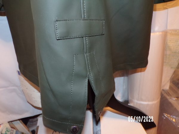 Product Image and Link for Womens Levi Strauss Hooded Rain Jacket Rubberized Size Medium Army Green NWT