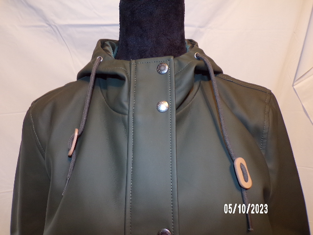 Womens Levi Strauss Hooded Rain Jacket Rubberized Size Medium Army Green NWT