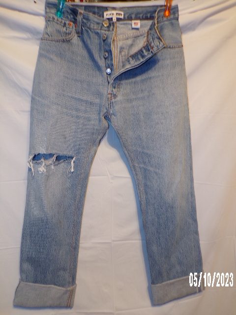 Product Image and Link for Light Blue RE/DONE LEVIS DISTRESSED JEANS
