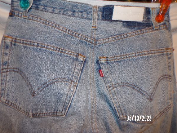 Product Image and Link for Light Blue RE/DONE LEVIS DISTRESSED JEANS