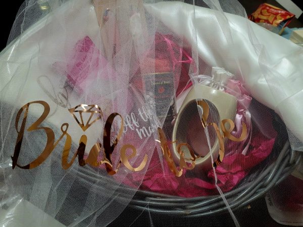 Product Image and Link for Bride To Be Gift Set