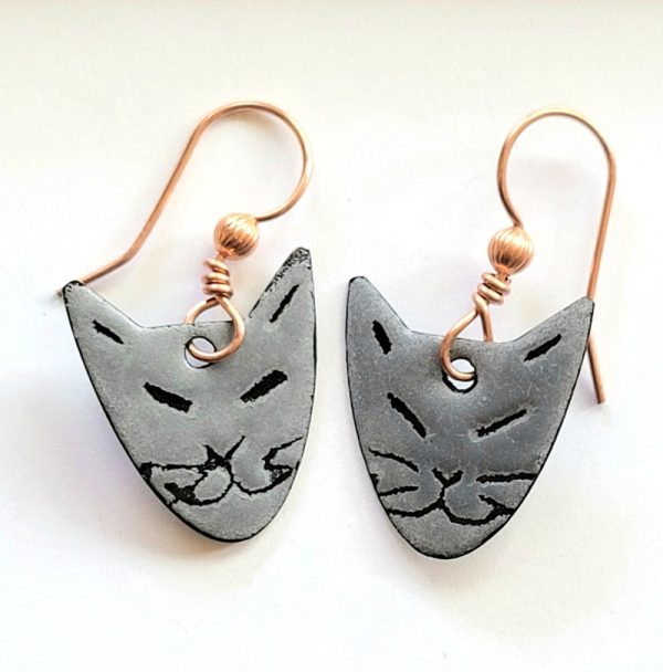 Product Image and Link for Gray Kitty Earrings