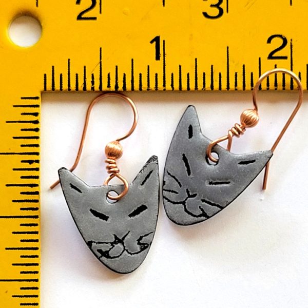 Product Image and Link for Gray Kitty Earrings