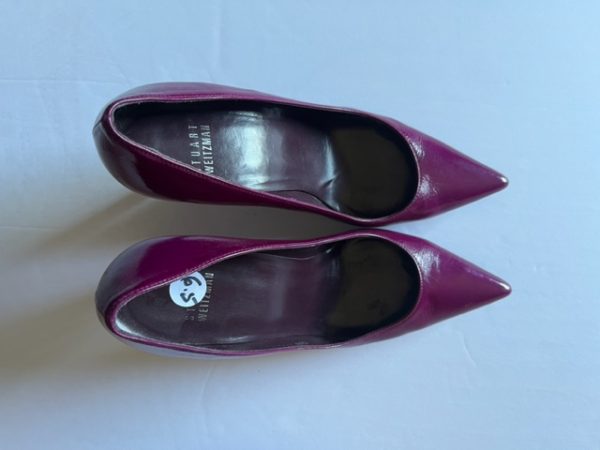 Product Image and Link for Women’s Stuart Weitzman Grape Pumps – Size 6.5