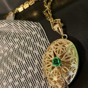 Product Image and Link for Locket with Green Flower + Chain