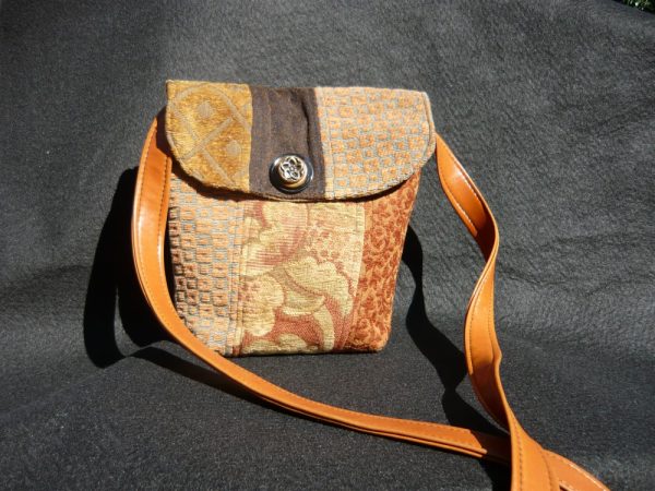 Product Image and Link for Arden Town Bag