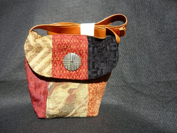 Product Image and Link for Arden Town Bag