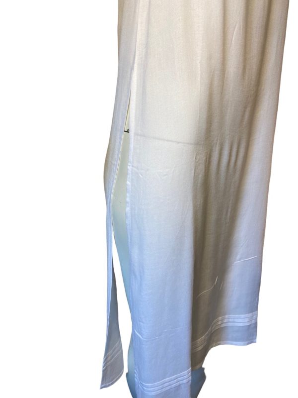 Product Image and Link for Sleeveless Round Neck Shirt with Side Slits