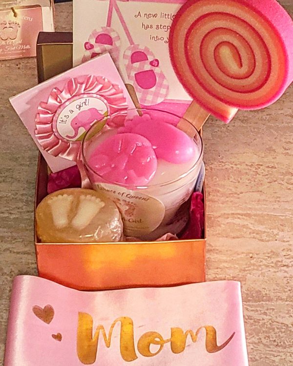 Product Image and Link for Mom To Be Gift Set It’s A Girl