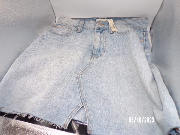 Product Image and Link for NEW Madewell Denim Jeans Mini Skirt 27 Distressed A Line Frayed Hem Cotton $79