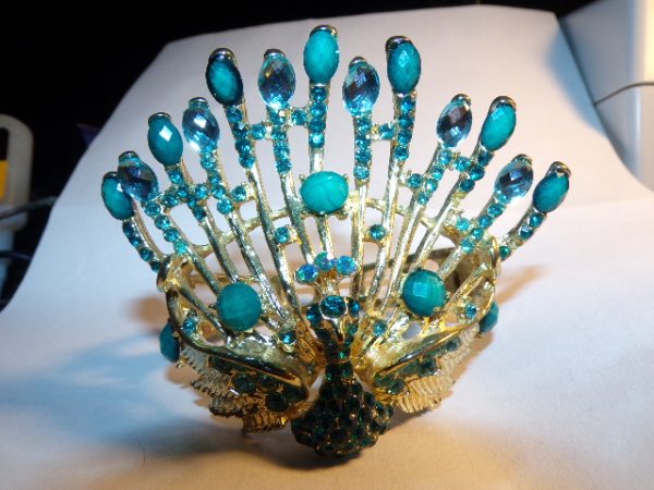 Product Image and Link for Beautiful Vintage Teal Blue Facet Cut Glass Peacock Cuff Bracelet