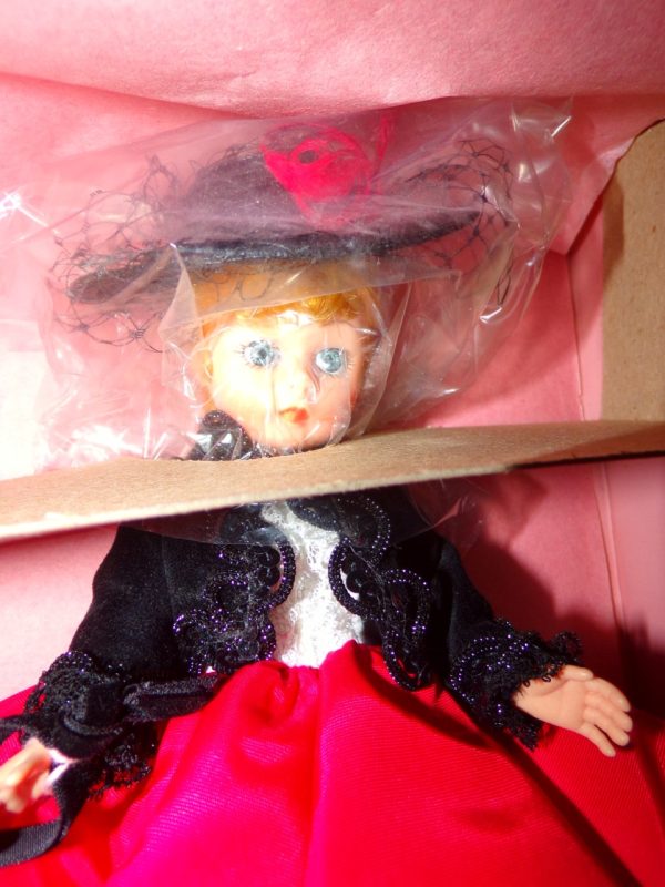 Product Image and Link for Vintage Madame Alexander Cissette Portrettes Series-#1114 LILY MIB