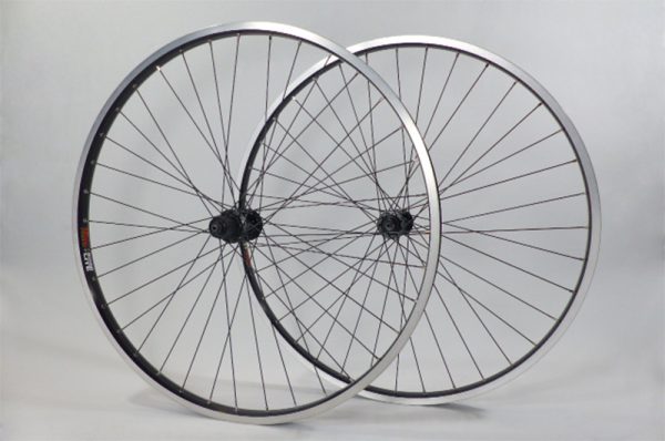 Product Image and Link for Classic XR handbuilt Wheels from Vagari Cycling