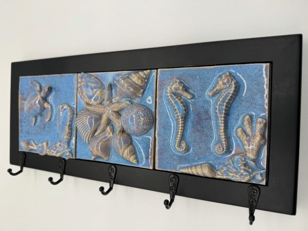 Product Image and Link for Majestic Sealife Jewlery Hanger