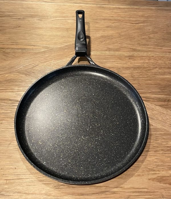 Product Image and Link for 12.5″ Thick Marble Cast Aluminum Round Griddle/Comal de Aluminio Fundido con Recubrimiento de Marmol de 32cm