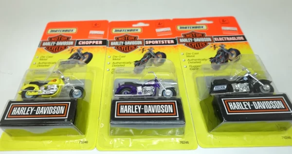 Product Image and Link for 1993 Matchbox Harley Davidson 1:18 Various Harley Motorcycles Die Cast Set
