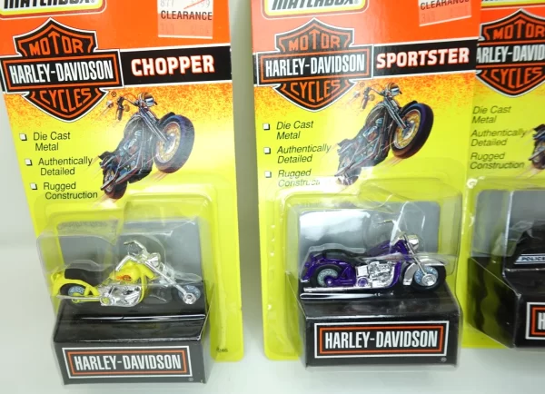 Product Image and Link for 1993 Matchbox Harley Davidson 1:18 Various Harley Motorcycles Die Cast Set