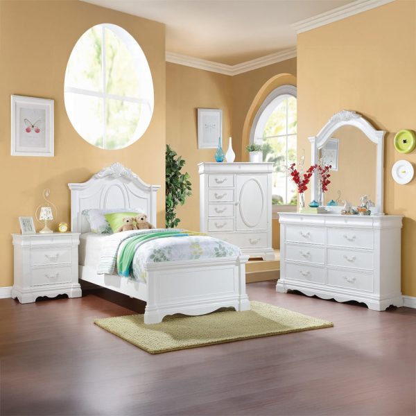 Product Image and Link for ESTRELLA CHEST