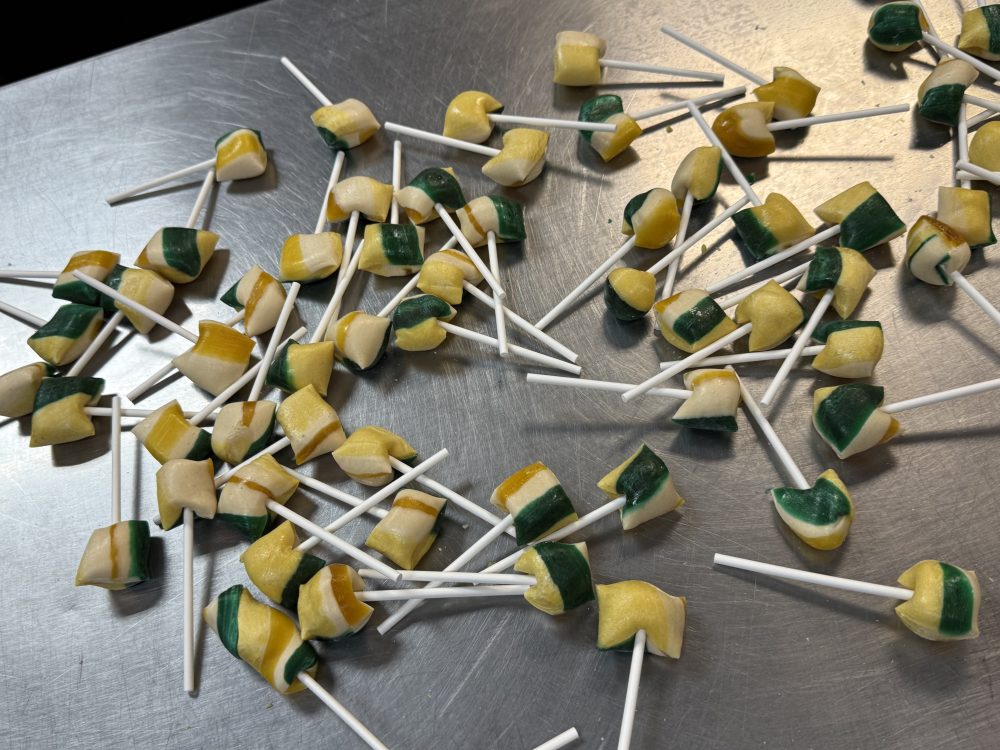 Product Image and Link for Mixed flavors mini lollipop ( 20 pack)